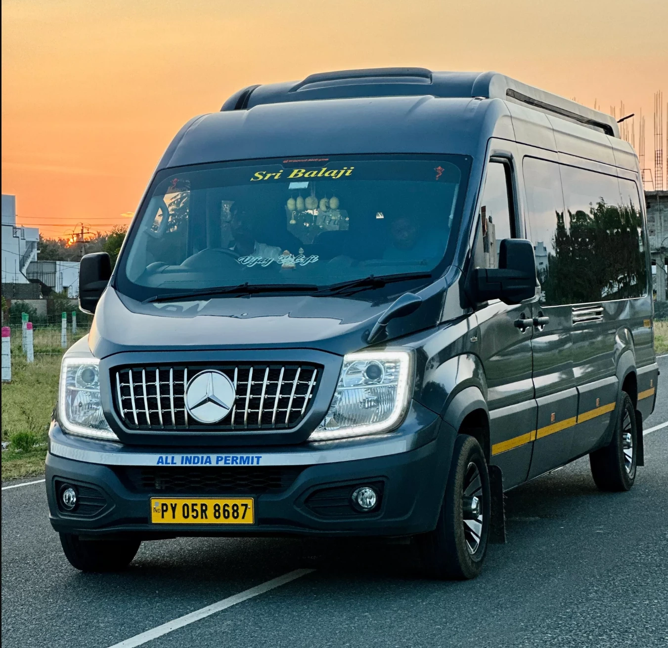 Force Urbania rental in Varanasi